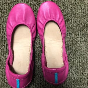 Fuchsia tieks size 7